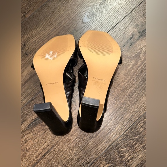 Express Women's Twisted Strap Black Slip On Open Toe Heels,Size 5? - Picture 3 of 6